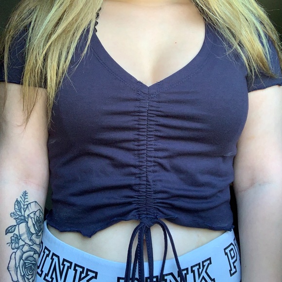 Shein runched crop top - Picture 2 of 3